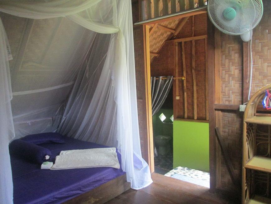 On The Rocks Bungalows, Restaurant And Jungle Trekking Tours Bukit Lawang Exterior foto